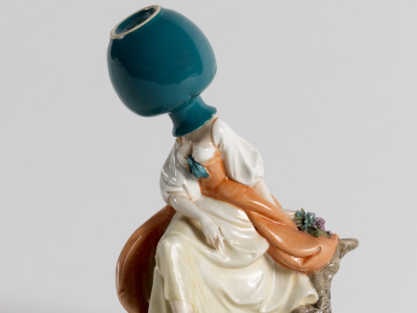 Andrea Salvatori, Senza titolo (Invasata), 2015, porcellana | Photo © Dario Lasagni - Courtesy Andrea Salvatori 