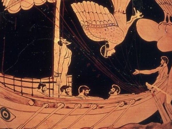 Le Sirene e Odisseo, Stámnos attico a figure rosse rinvenuto a Vulci, V secolo a.C., Londra, British Museum | La prima apparizione delle Sirene in letteratura risale all'Odissea di Omero, che narra dell'incontro di Odisseo con le mitiche creature dal canto ammaliatore, legato all'albero della sua nave per non caderne preda. Per gli antichi Greci il canto delle Sirene, raffigurate al tempo come esseri ornitomorfi, simboleggiava sapienza e conoscenza.
