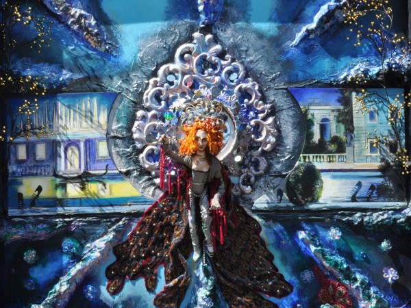 Cristina Crespo, Giardino notturno della Marchesa Casati, 2010. Polimaterico, oggetti trovati, acrilico. Collezione privata
