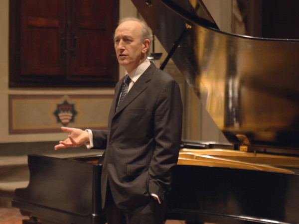 Clive Britton, Pianista, esecuzione dell’ouverture di La deuxième Année de Pèlerinage: Italie, colonna sonora del dialogo silenzioso tra Perugino e Raffaello, pinacoteca di Brera, Milano, 14 marzo 2016