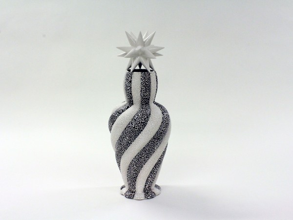 Andrea Salvatori,  TuttiTappi # 14, 2012, ceramica e porcellana | Photo © Andrea Salvatori - Courtesy l'artista