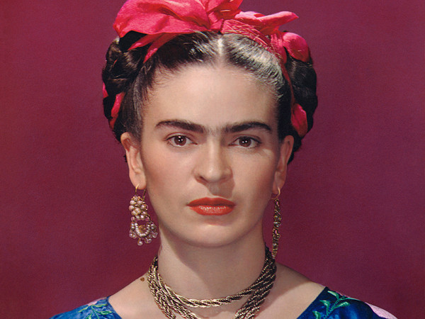 Nickolas Muray, Frida Kahlo in Blue Dress, 1939 | © Nickolas Muray Photo Archive