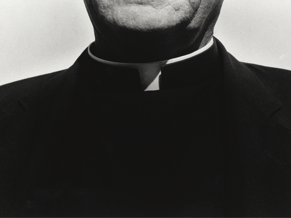 Ralph Gibson, The Priest. Courtesy © Bigaignon