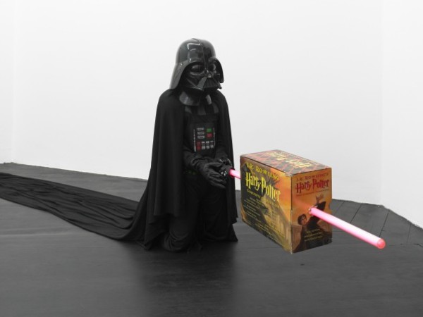 MAIN SECTION 2013, Danny McDonald, Science Fiction vs Fantasy (Darth Vader & Harry Potter), 2010. Courtesy l'artista, Galerie Isabella Bortolozzi, Berlino Foto: Nick Ash