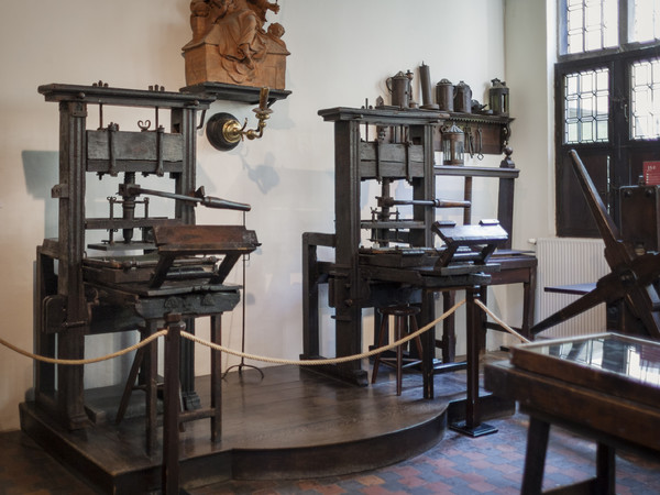 Anversa, Museum Plantin-Moretus (sala interna)Presso il Museo Plantin-Moretus è conservato uno dei taccuini di Rubens con 44 disegni eseguiti a penna e inchiostro, ispirati alla Danse macabre di Hans Holbein.