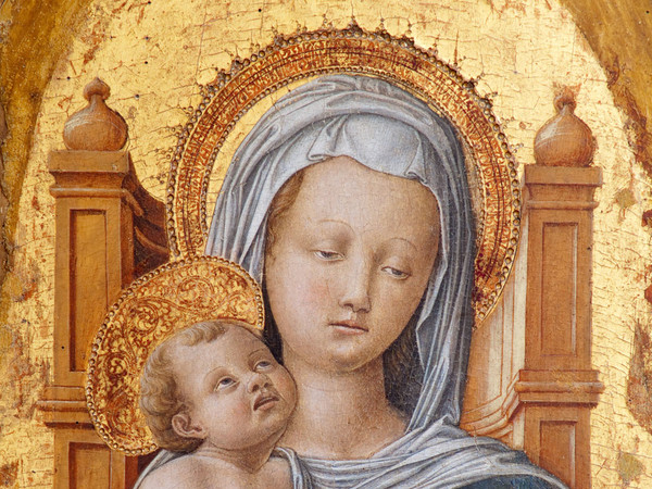 Antonio Vivarini e Bartolomeo Vivarini, Madonna con Bambino in trono, Scomparto di polittico, 1452 - 1453 ca., Tempera su tavola di pioppo, 137,5 x 40,3 cm, Bari, Picanoteca Metropolitana 