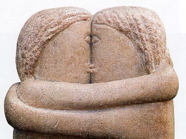 Costantin Brancusi, Il bacio, 1907, Pietra, 28 cm, Muzeul de Arta, Craiova