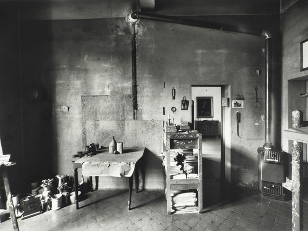 Gianni Berengo Gardin, Lo studio di Giorgio Morandi, Bologna 1993, Archivio Gianni Berengo Gardin © Gianni Berengo Gardin