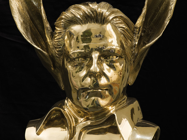 Jan Fabre, Autoritratto, Chapter XI. Bronzo, cm 51,5 x 37,1 x 23. Firenze, Galleria degli Uffizi, Corridioio Vasariano