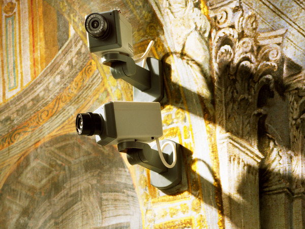 Jeff Bark, Father and Son, 2019, Dalla serie SURVEILANCE, In Paradise Garage Palazzo delle Esposizioni, Roma 2019 | Courtesy of Jeff Bark