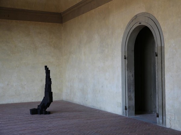 Antony Gormley, HUMAN. Forte di Belvedere, Florence, Italy. Photograph by Emiliano Cribari. Courtesy Galleria Continua and White Cube © the Artist