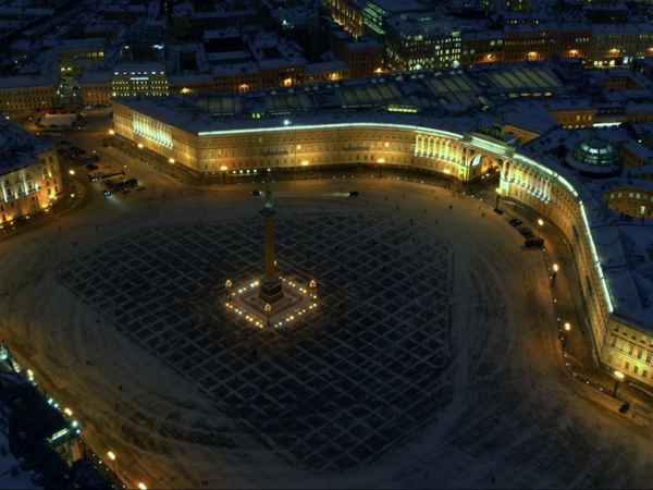 San Pietroburgo, Piazza Ermitage, Still dal film Ermitage. Il Potere dell'Arte | Courtesy Nexo Digital