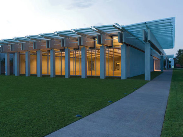 Renzo Piano Pavilion, Kimbell Art Museum, Fort Worth, Texas. Photo by Robert Polidori