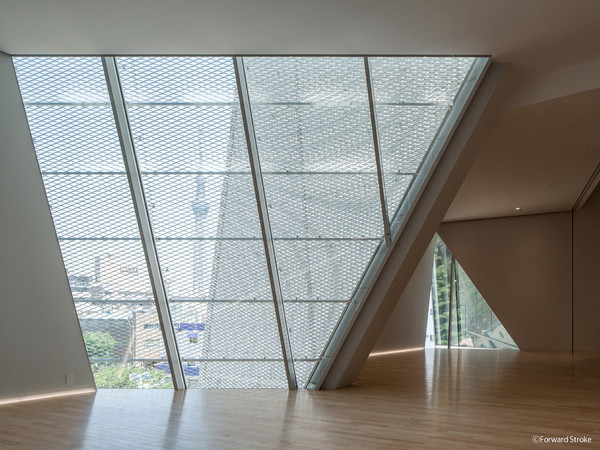 Sumida Hokusai Museum,Tokyo, Il foyer al 4° piano | Courtesy of The Sumida Hokusai Museum / Sumida Hokusai Museum Collection | © Forward Stroke