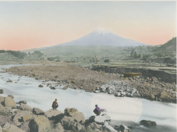 Linda Fregni Nagler, Fuji from Omiya, 2018 | Stampa su gelatina d'argento colorata a mano