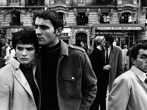 William Klein, Le Petit Magot, 11 novembre, Parigi 1968, (Dalla sezione Parigi) | Courtesy of Contrasto 2016 © William Klein
