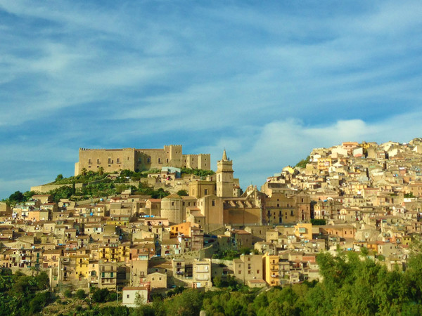 La Città di Caccamo e il suo Castello, XII sec.