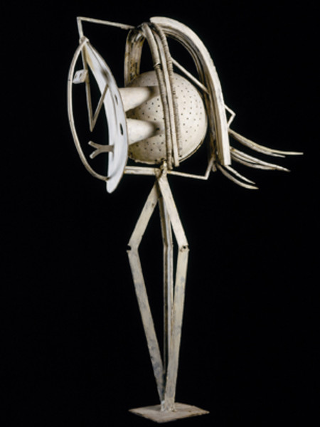Pablo Picasso, Tête de femme, 1929-1930 Ferro, latta, molle e scolapasta, cm 100 x 37 x 59  