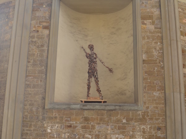 Il Sedicente Moradi, AUTUNNO, assemblaggio di rami e foglie. Rotonda del Brunelleschi, Firenze - 15 settembre 2014