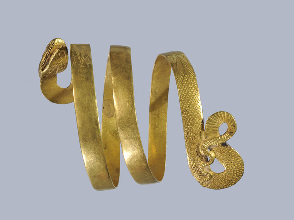 Bracciale in forma di serpente, Oro, Diamentro 9,8 cm, I sec a.C. – I sec d.C., Pompei, Casa del Fauno, Napoli, MANN, Museo Archeologico Nazionale di Napoli | Courtesy Museo Egizio, Torino
